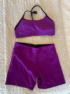Lululemon matching yoga set with reversible shorts.
